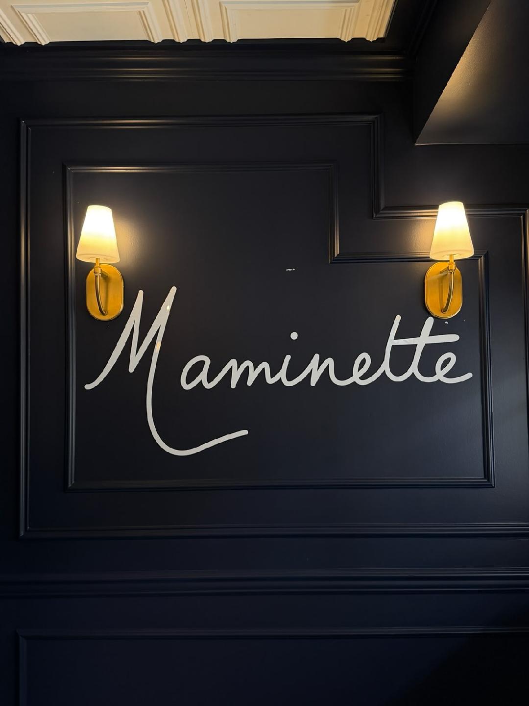 Maminette wall sign